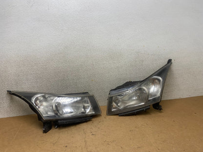 2011 to 2015 Chevrolet Cruze Halogen Left+Right Set Headlights X5610 DW0