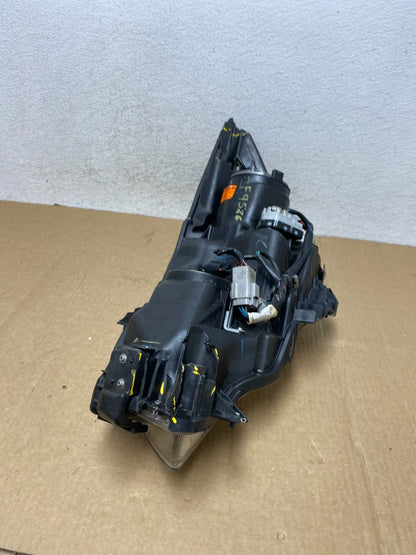 2015 to 2017 Subaru Legacy Outback Right Passenger Xenon HID Headlight AF9526 DW13