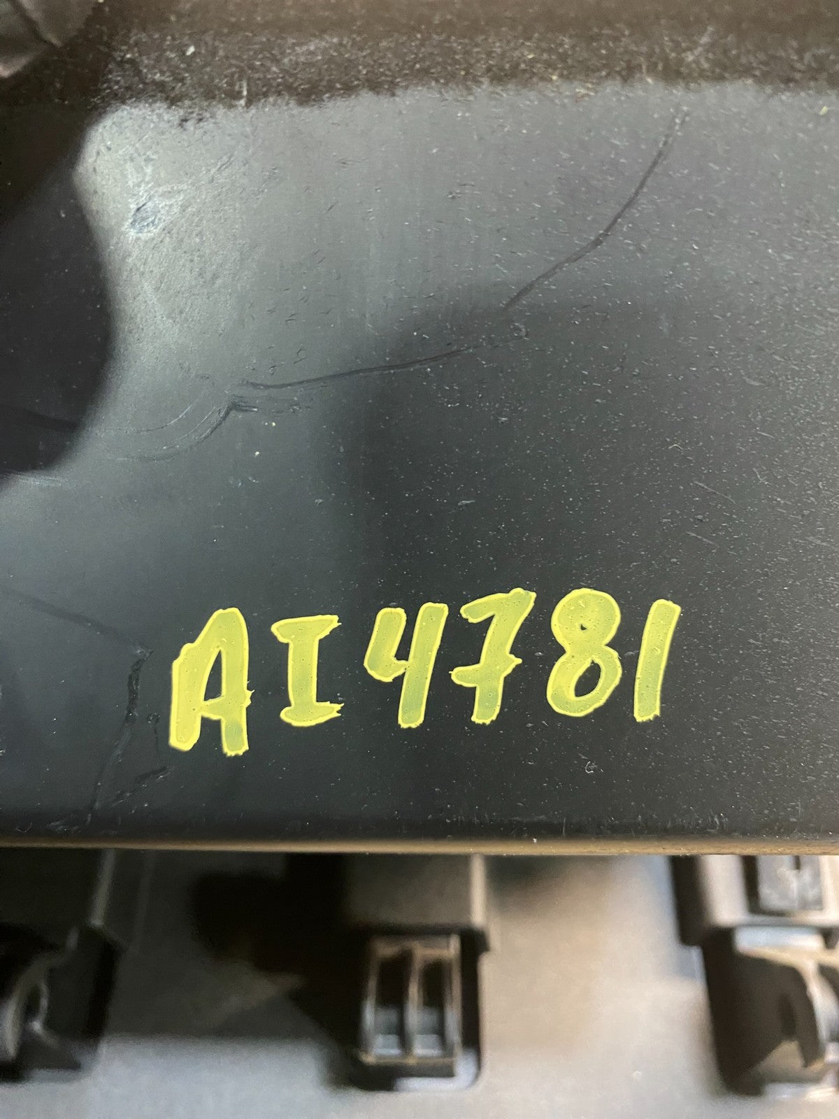 2010 2011 2012 Lincoln MKT Glove Box Storage Compartment AI4781 DG7