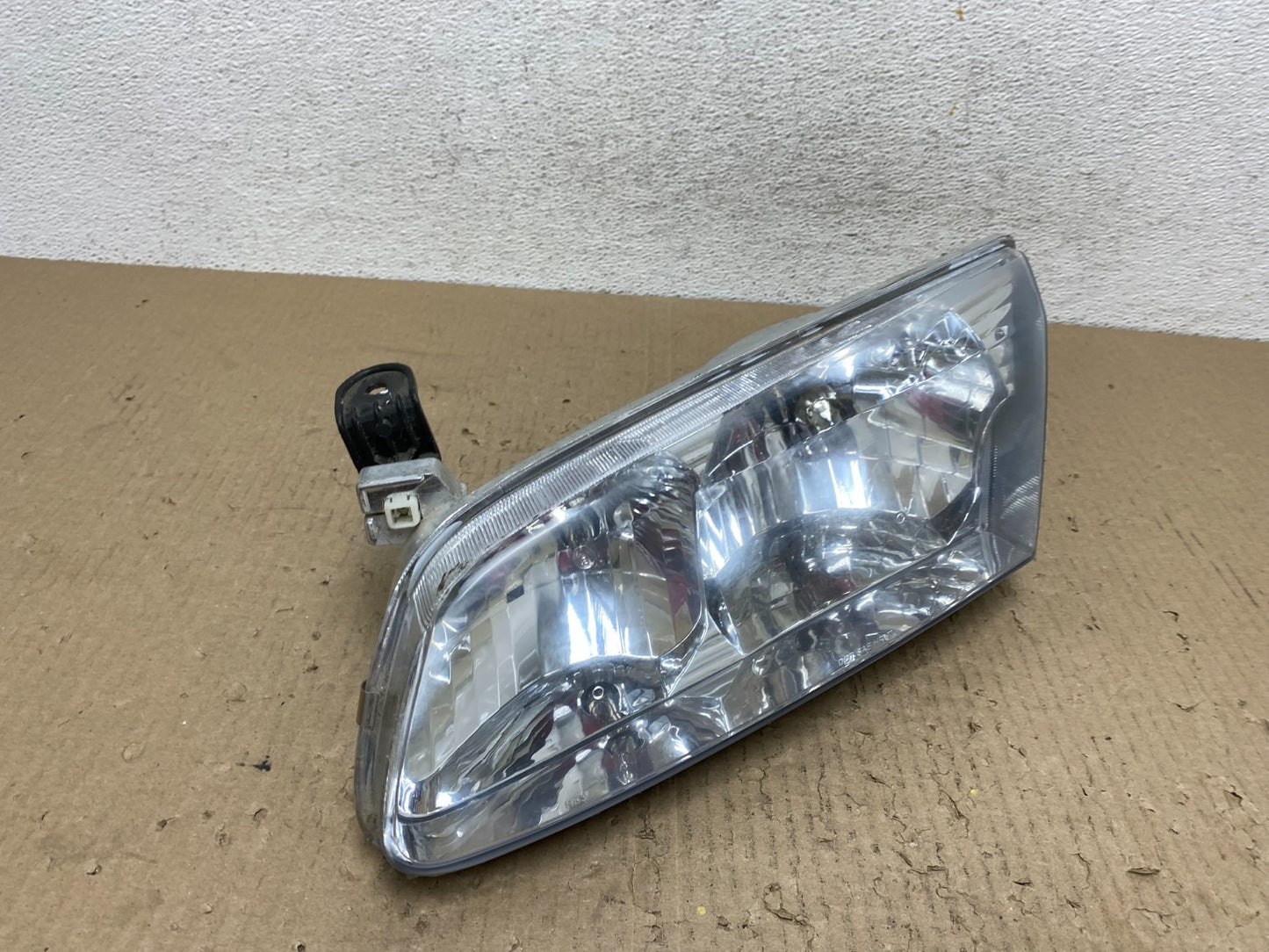 2000 to 2001 Toyota Camry Front Left Driver Side Headlight AF2875 DW2