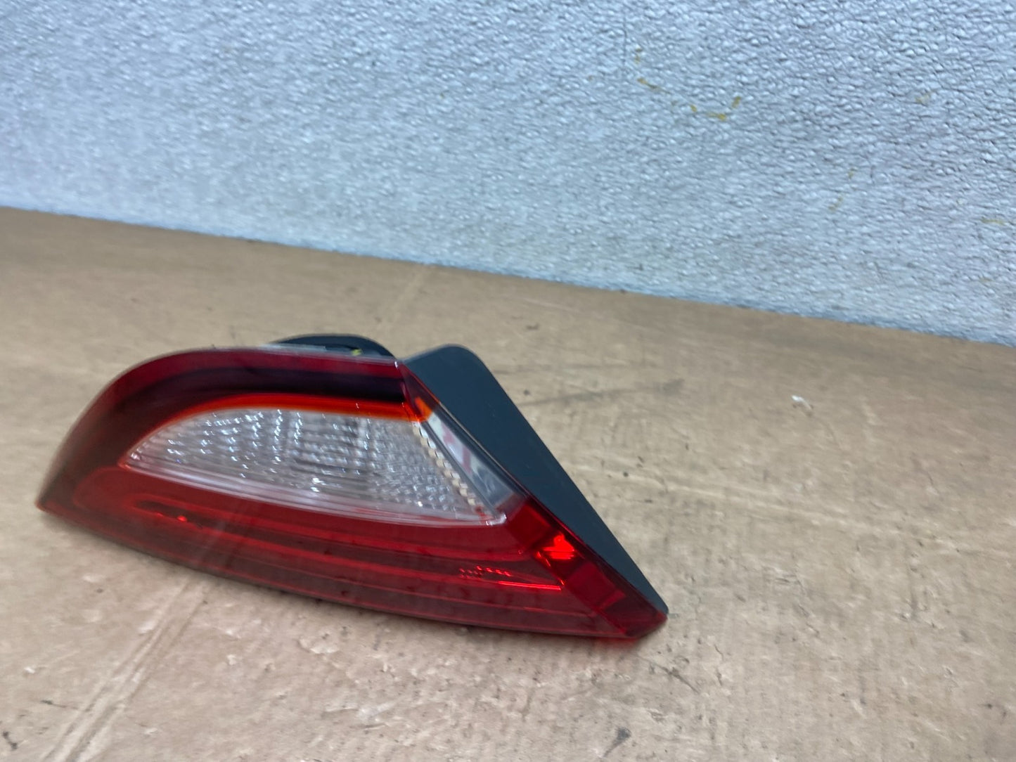 2015 to 2017 Chrysler 200 Sedan Left Driver Side Inner Tail Light Oem Y5755 DW1