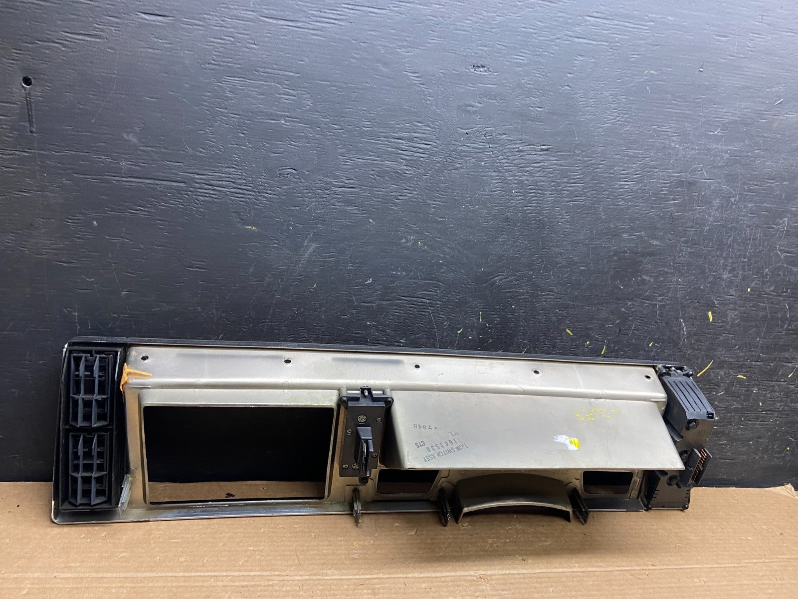 1986 - 1989 Oldsmobile Toronado Speedometer Cluster Gauge Bezel Trim Oe W2073 DG3