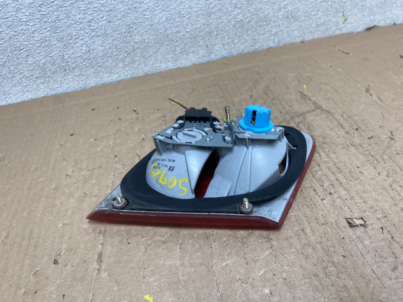 1996 - 1999 Mercedes-Benz E W210 E320 Right Passenger Inner Tail Light OEM S09255