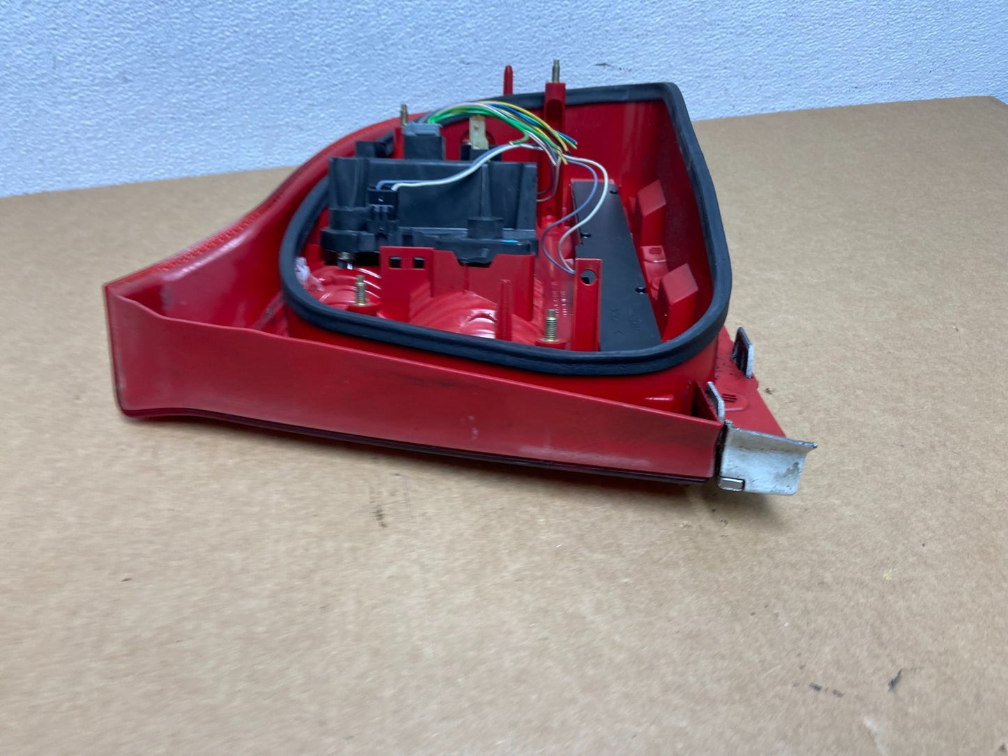 2004 - 2006 Volvo S80 Left Driver LH Side Tail Light OEM AC1694 DG4