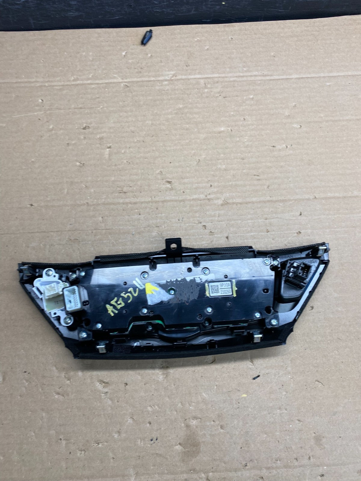2013 to 2018 Nissan Pathfinder Radio Audio Climate Control AG5211 DG4