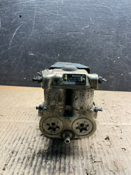 1986 - 1991 Mercedes 300SEL 300SE ABS Anti Lock Brake Pump Module U9126 DG0