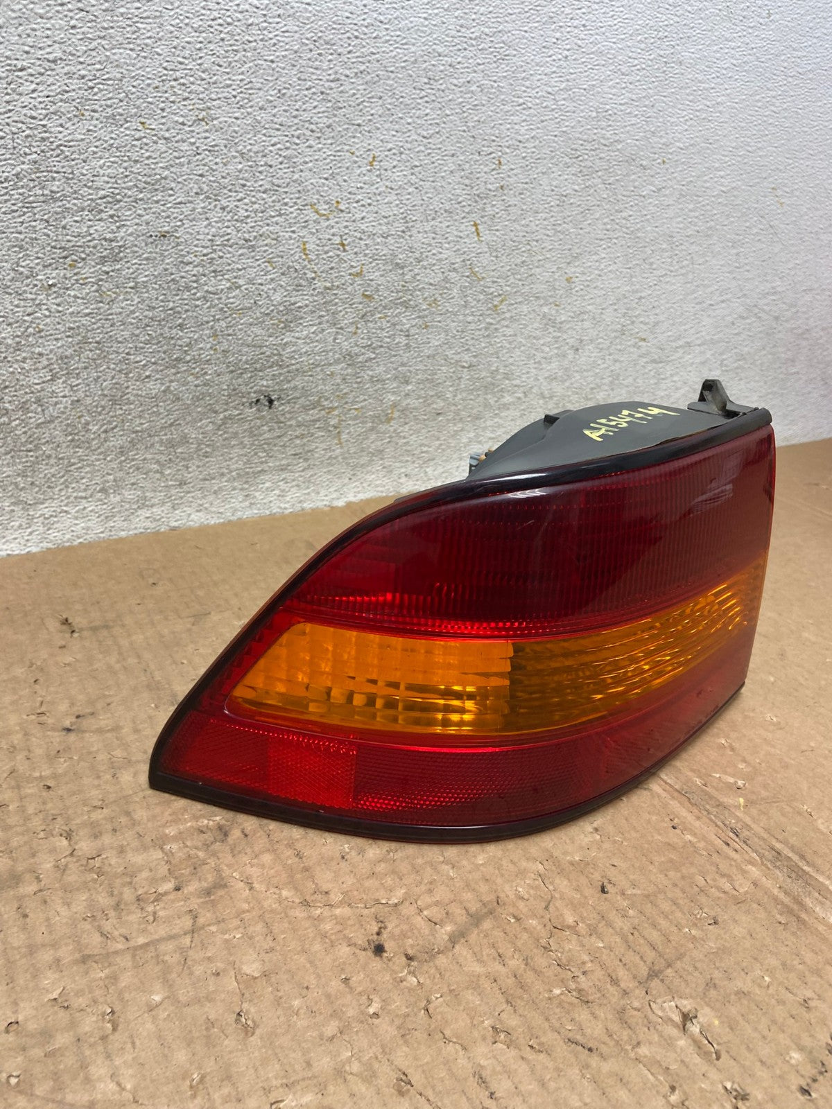 1997 1998 1999 Lexus ES300 Left Driver Side Tail Light AI5474 LK2