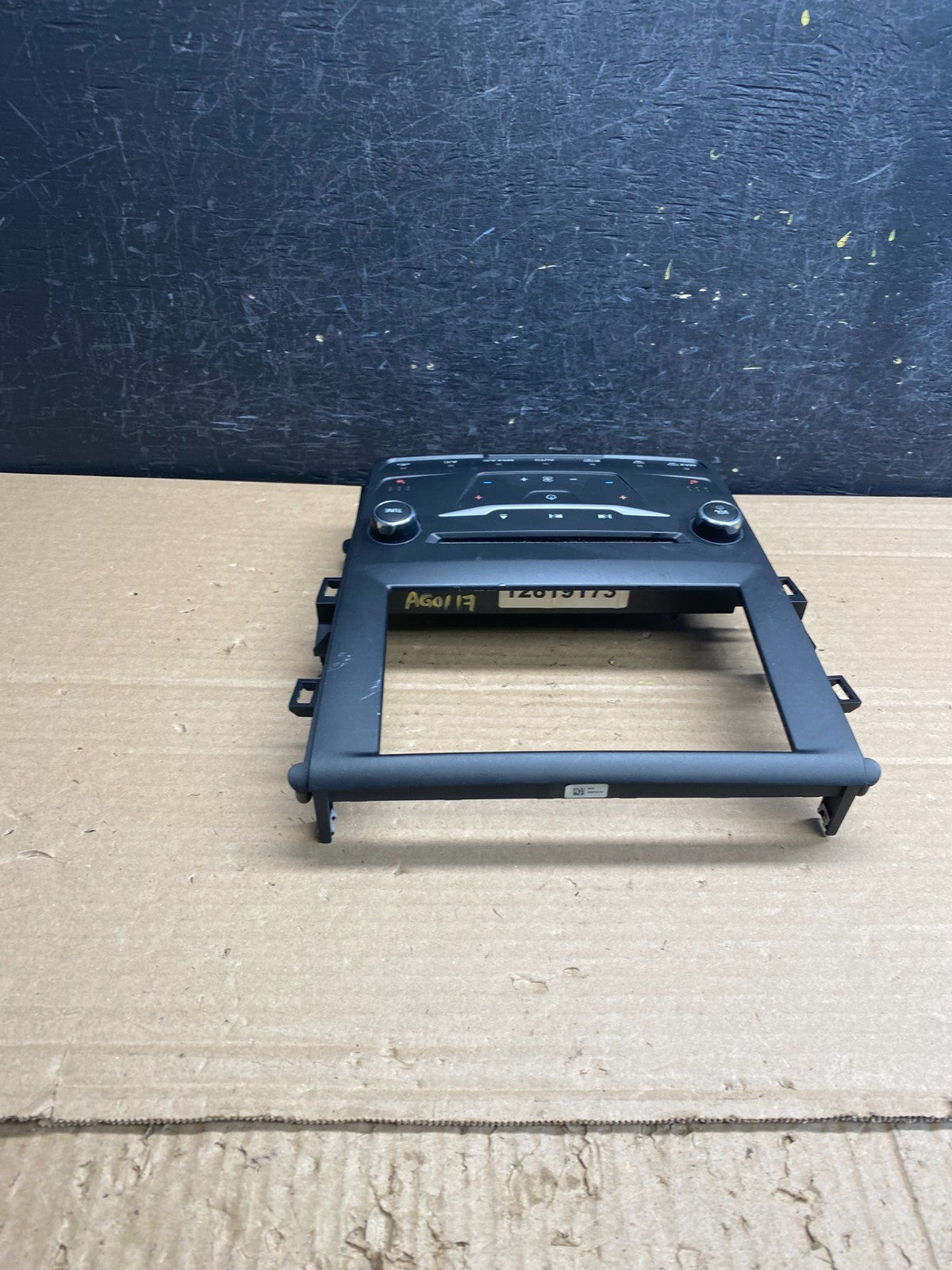 2013 - 2015 Ford Fusion Radio Climate Control A/C Control AG0117 DG2