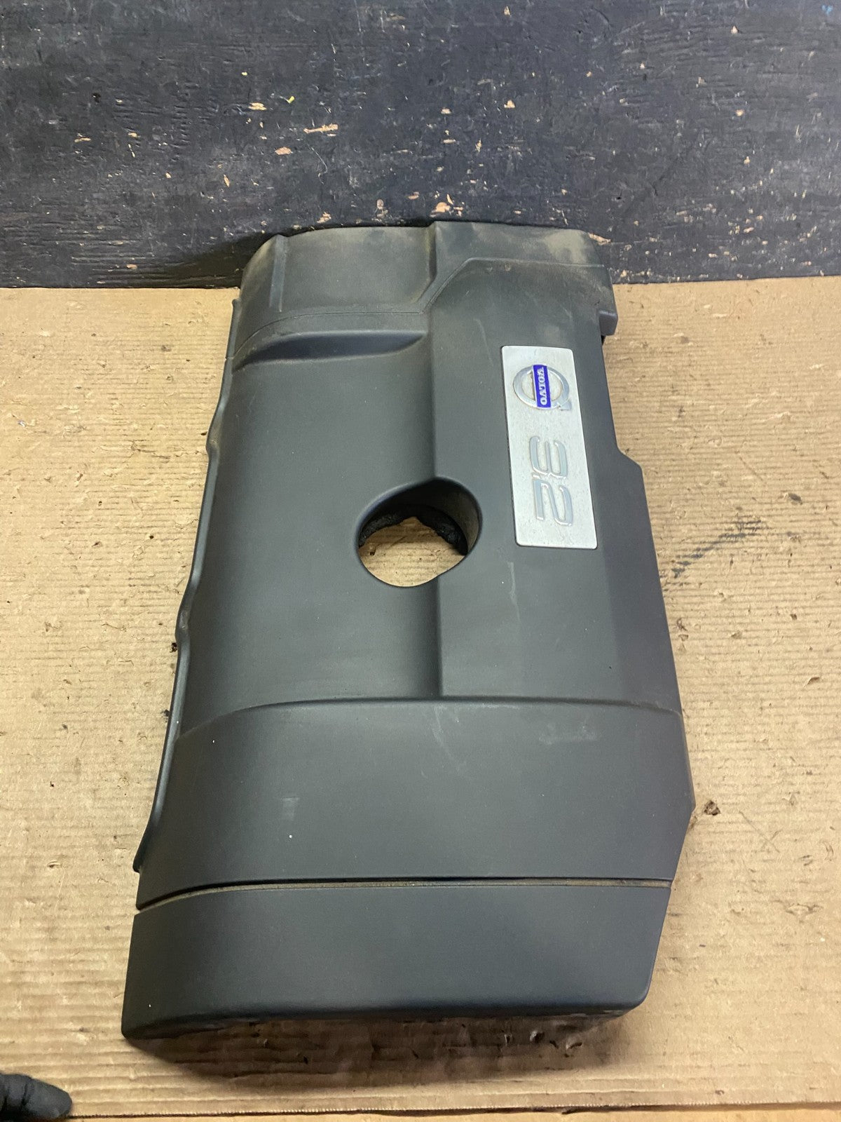 2007 to 2014 Volvo XC90 OEM 3.2L Upper Top Engine Motor Dust Cover Oem s3464 DG3
