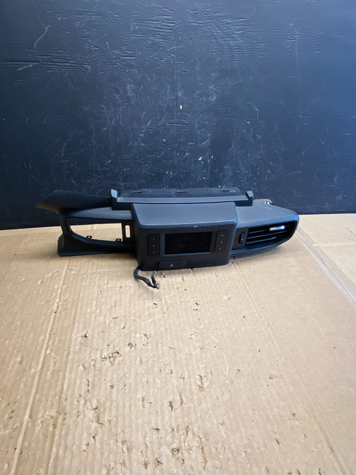 2020 to 2023 Ford Explorer Console Radio Display Screen Air Vents AD2295 DG0