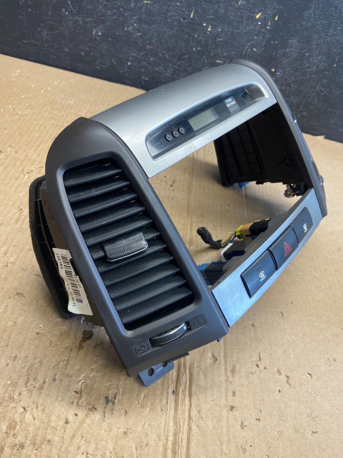 2007 to 2009 Hyundai Santa Fe Center Dashboard Radio Bezel Trim AE4029 DG2