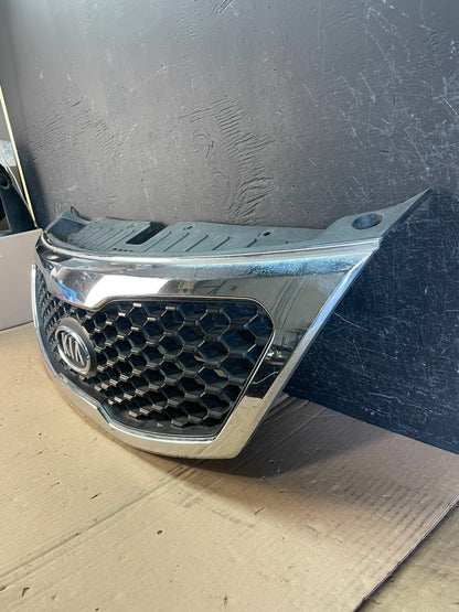 2011 2012 2013 Kia Sorento Front Upper Grill Grille AD8578 DG1