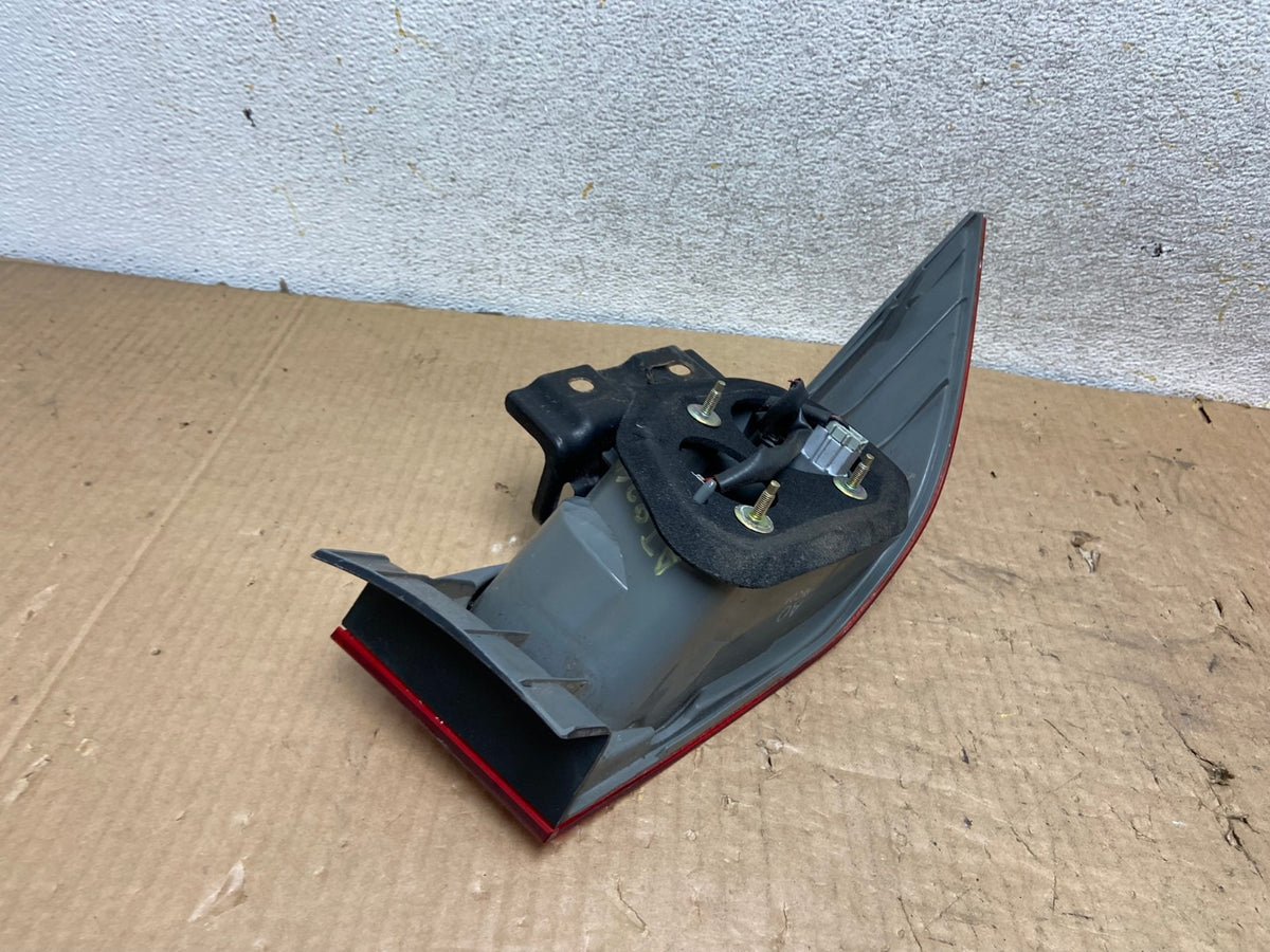 2004 to 2005 Acura Tsx Sedan Right Passenger Tail Light AI8269 LK4
