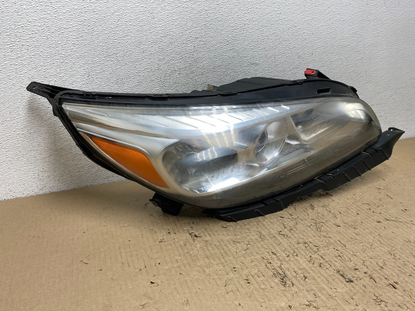 2013 - 2015 Chevrolet Malibu Projector Headlight Right Passenger AF7199 DW2