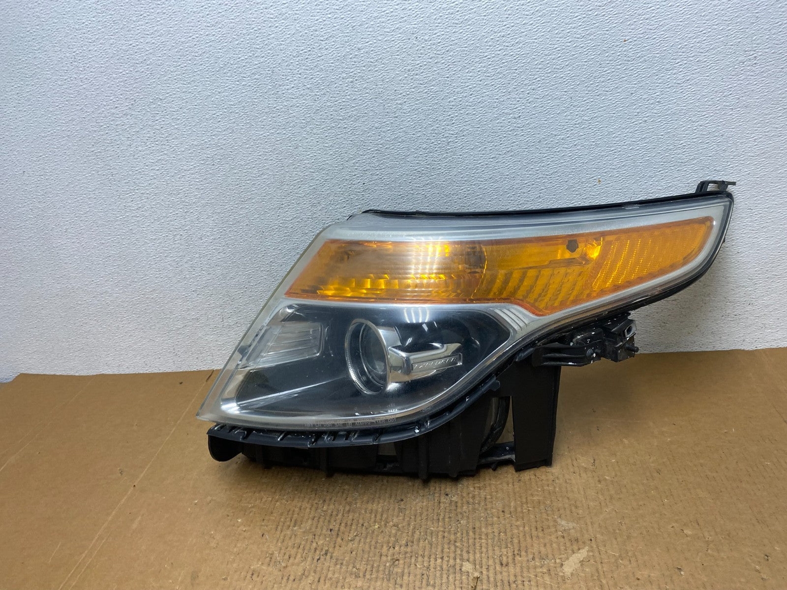 2011 to 2015 Ford Explorer Left Driver LH Halogen Headlight AE1428 DW0
