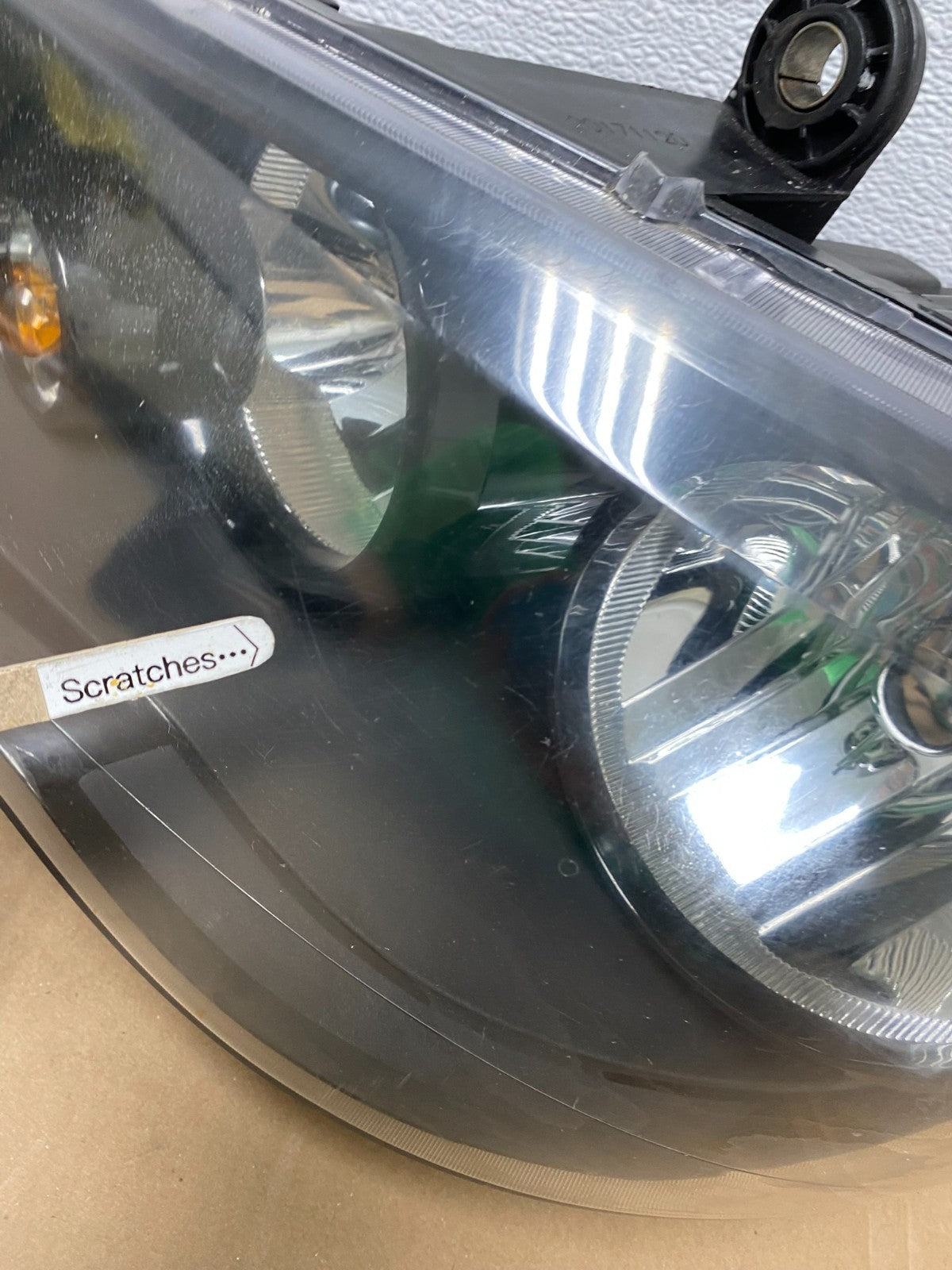 2008 to 2016 Chrysler Town and Country Left+Right Side Headlights AB6841 DW4