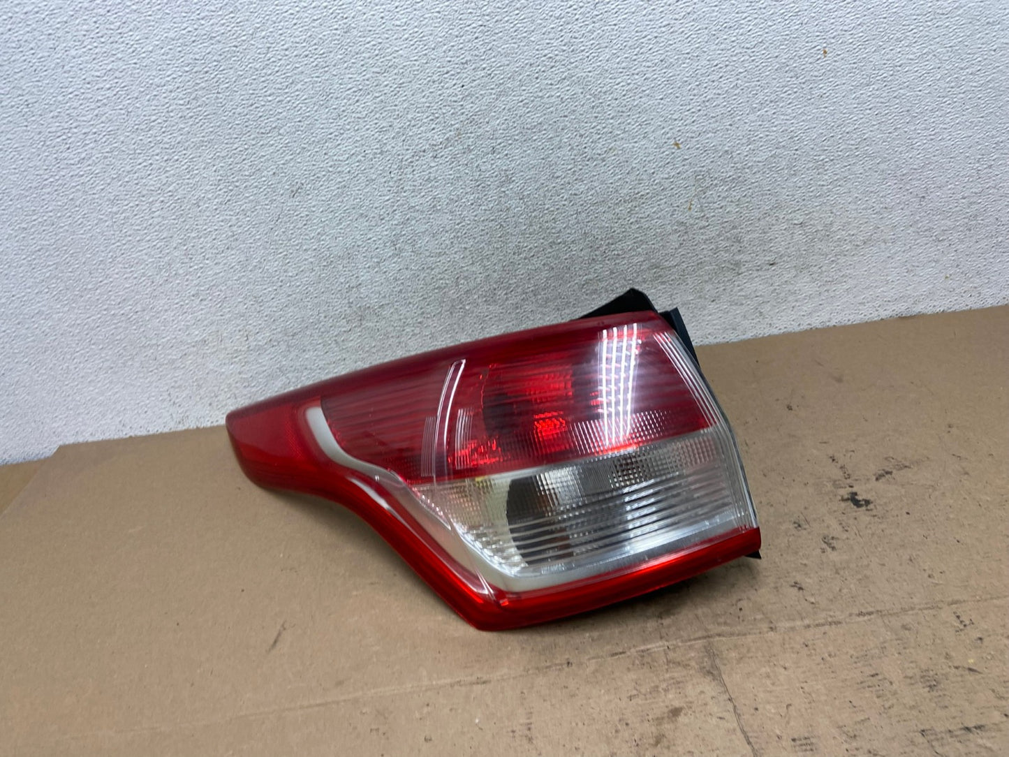 2013 to 2016 Ford Escape Left Driver LH Side Tail Light AF4949 LK0
