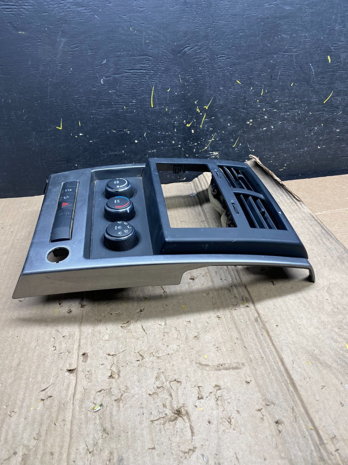 2008 to 2012 Jeep Liberty Dash Climate Temperature Control Radio Bezel X2004 DG3