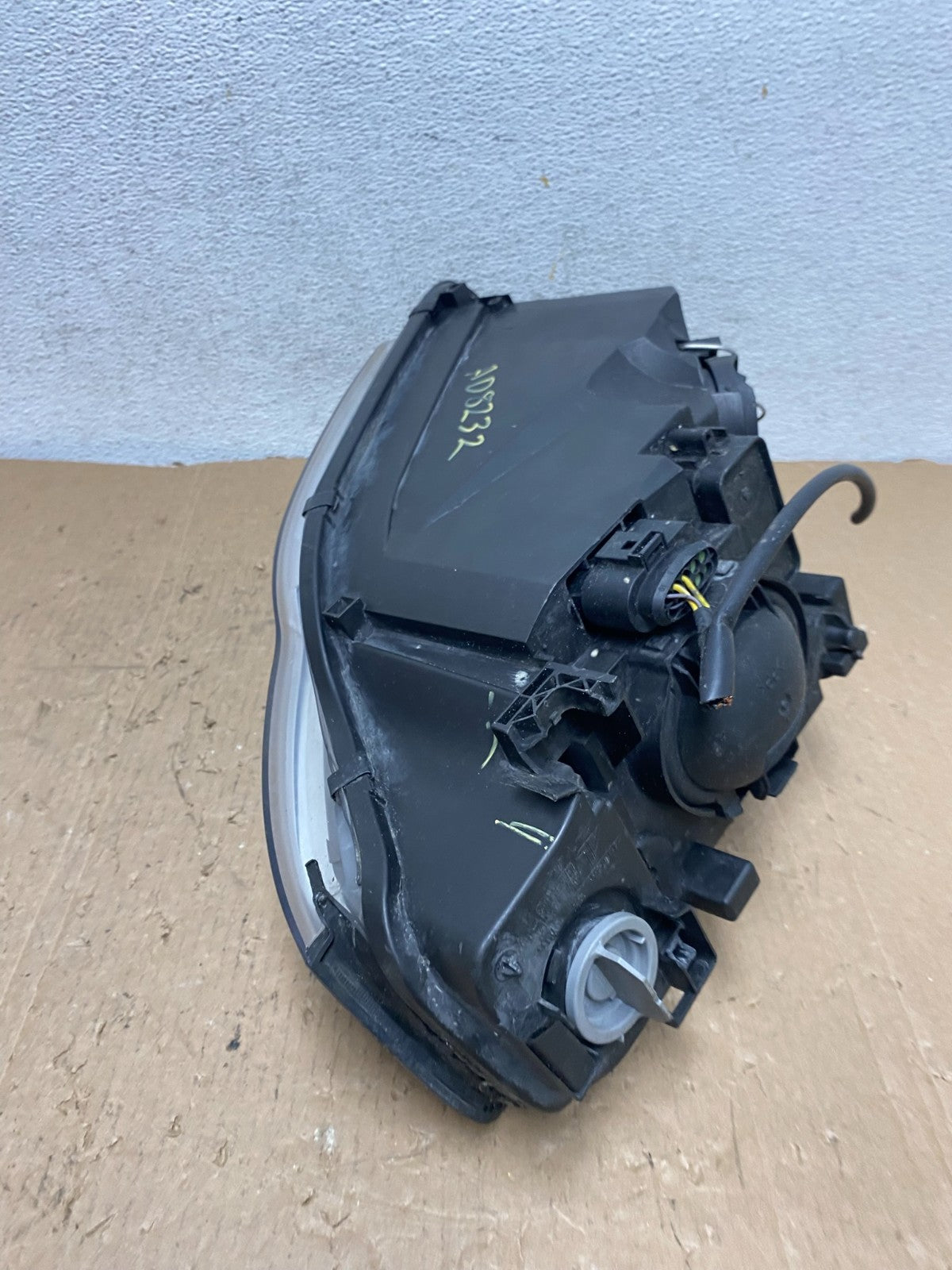 2005 2006 2007 2008 Audi A4 Right Passenger RH Halogen Headlight AD8232 DW7