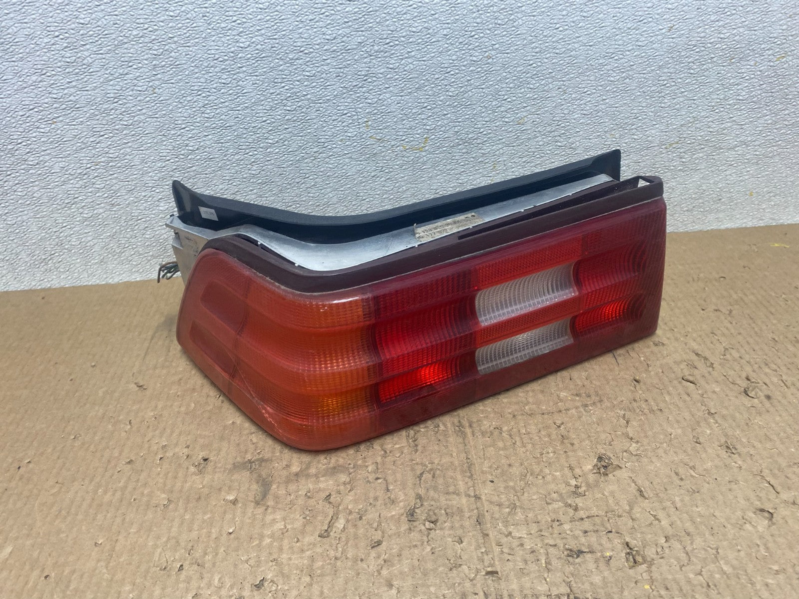 1999 to 2002 Mercedes R129 SL500 SL600 Rear Left Driver Side Tail Light W7581 DG0