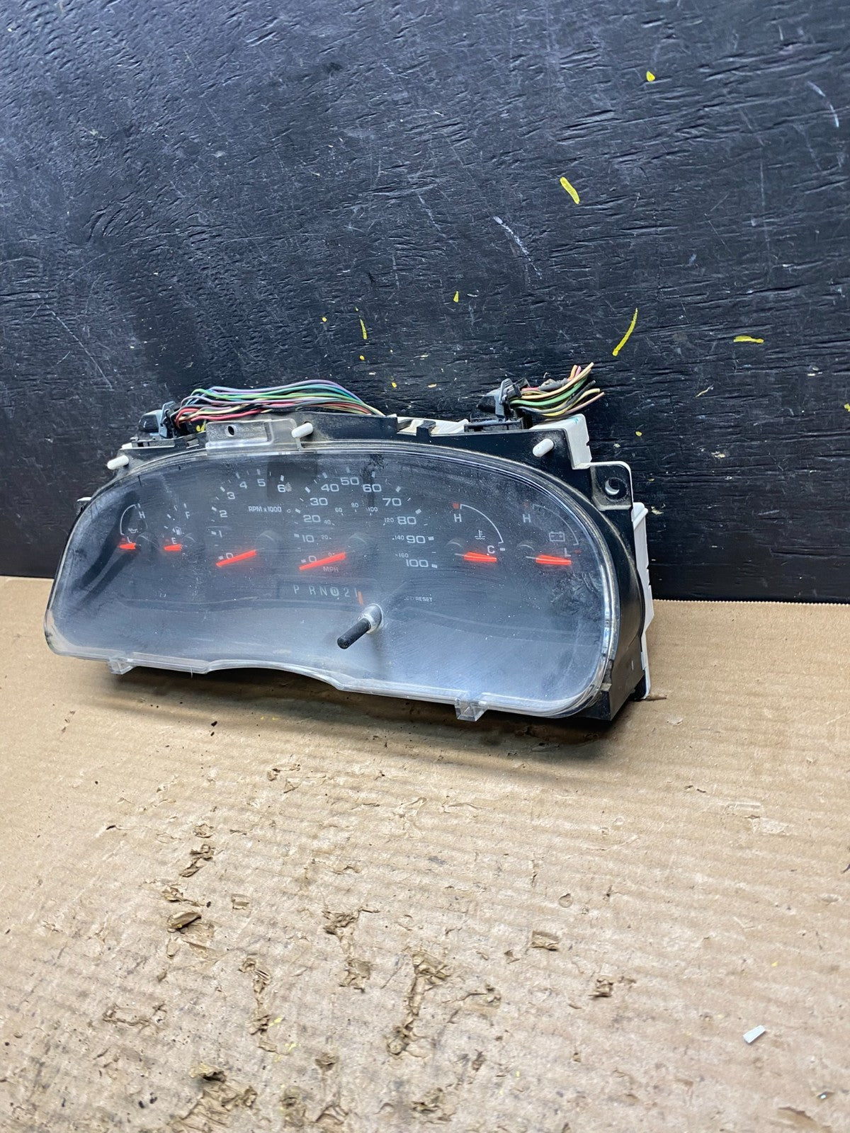 2004 to 2008 Ford E150 E250 Gauge Speedometer Cluster S9082 DG1