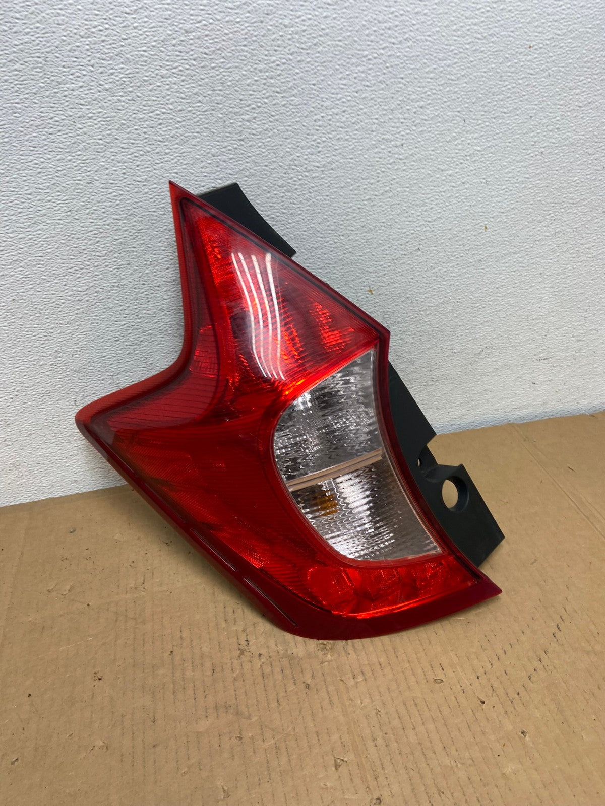 2014 - 2019 Nissan Versa Note Hatchback Left Driver LH Tail Light AD0814 LK2