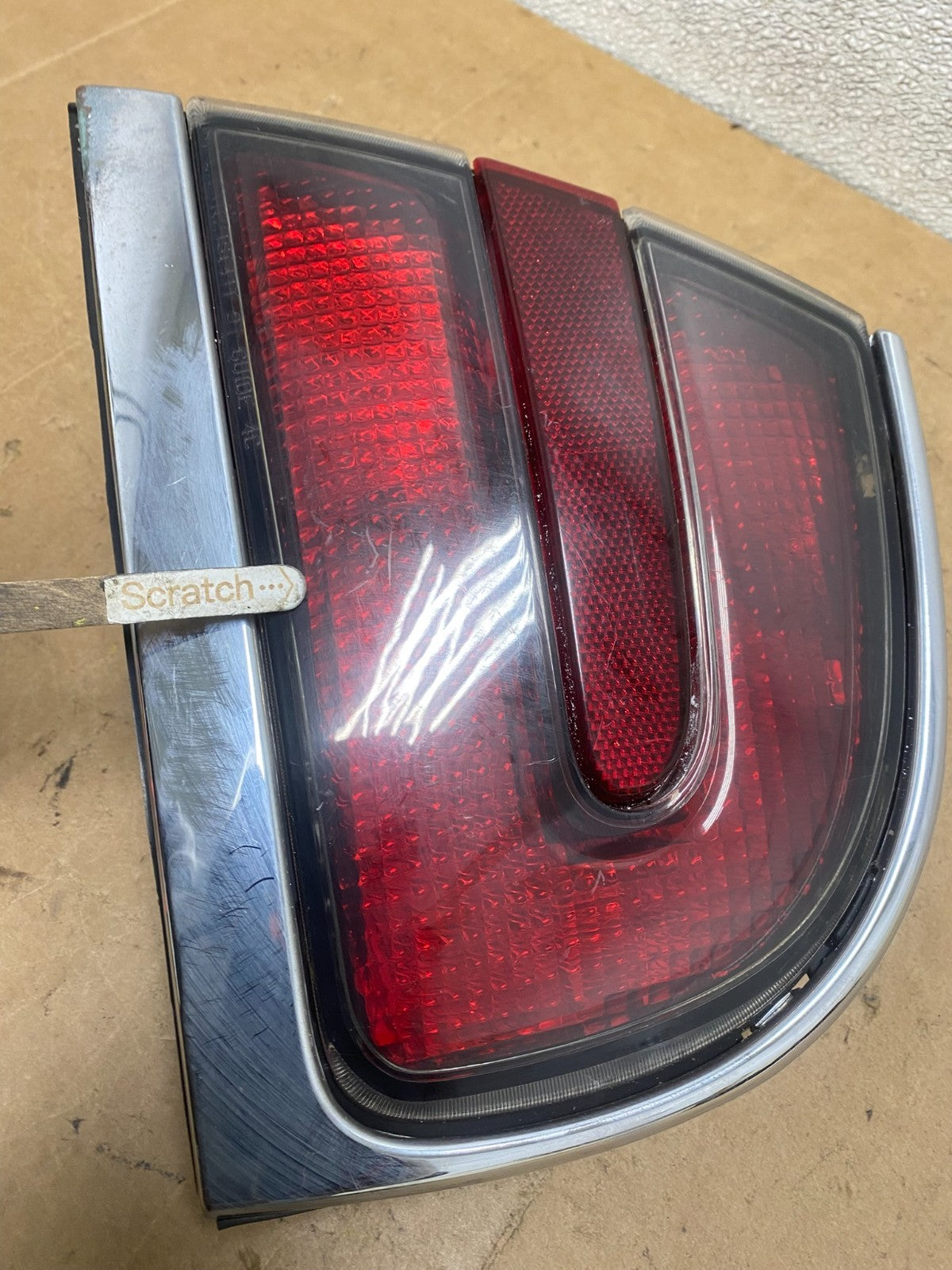 1997-1998 Buick Park Avenue Ave Right Passenger Rh Side Tail Light OEM X5642 DW3