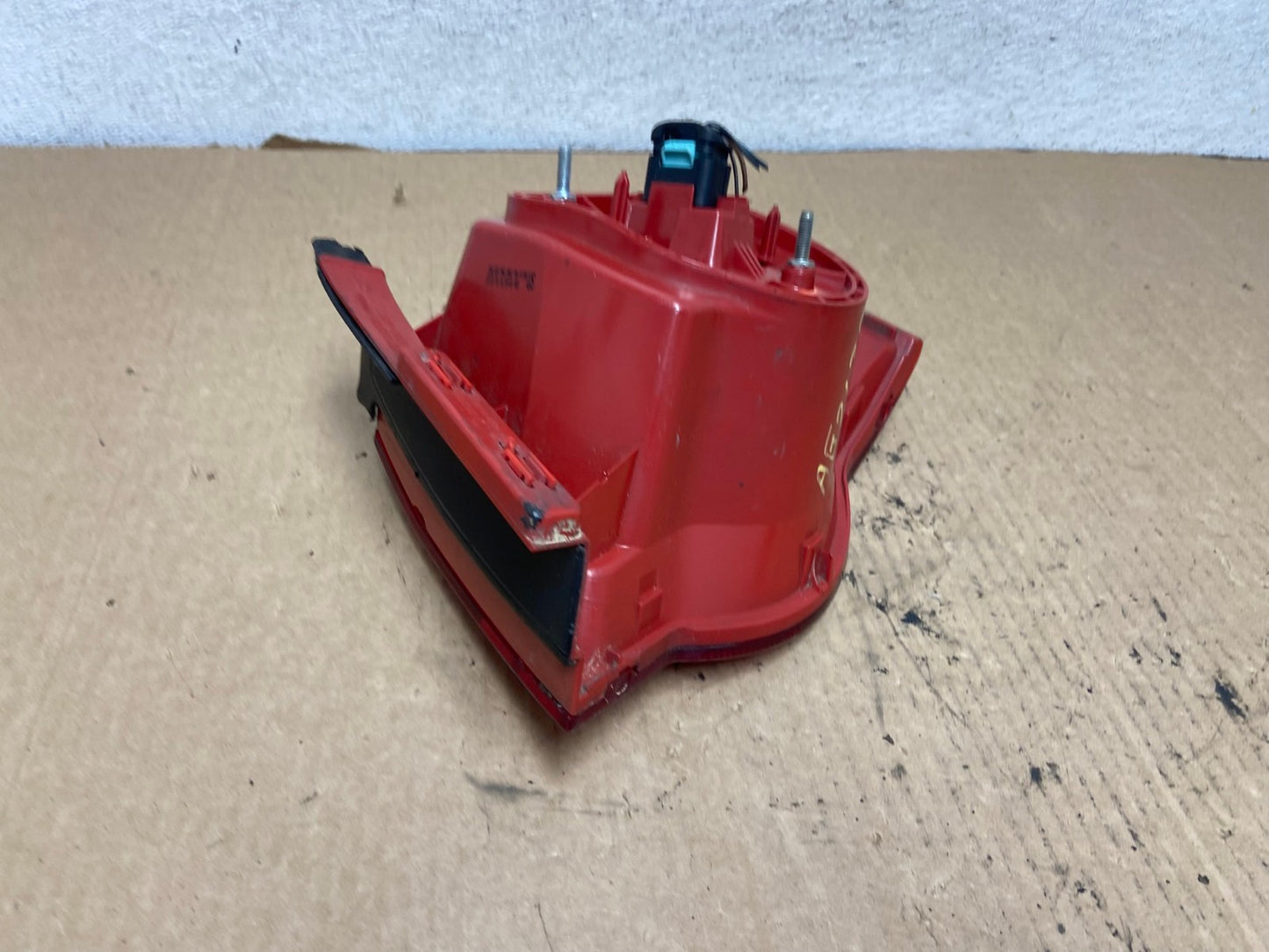 2006 to 2010 Volkswagen Passat Sedan Left Driver Side Tail Light AG2139 LK5