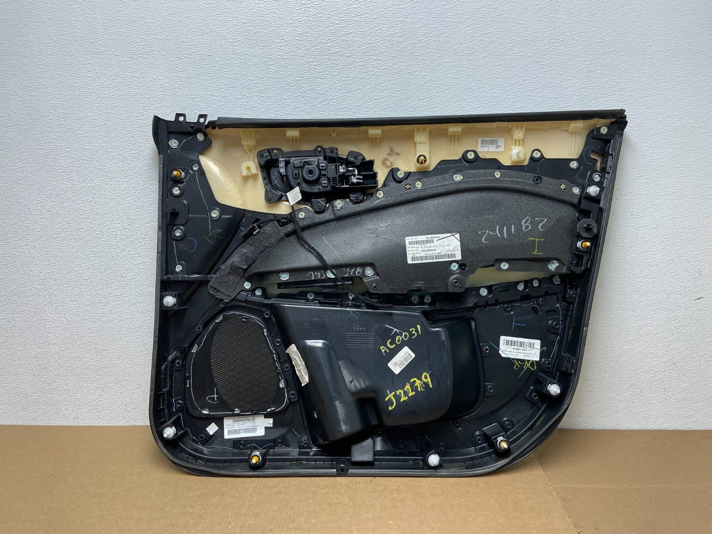 2017-2021 Jeep Grand Cherokee Front Left Driver LH Side Panel Door OEM AC0031 DG6