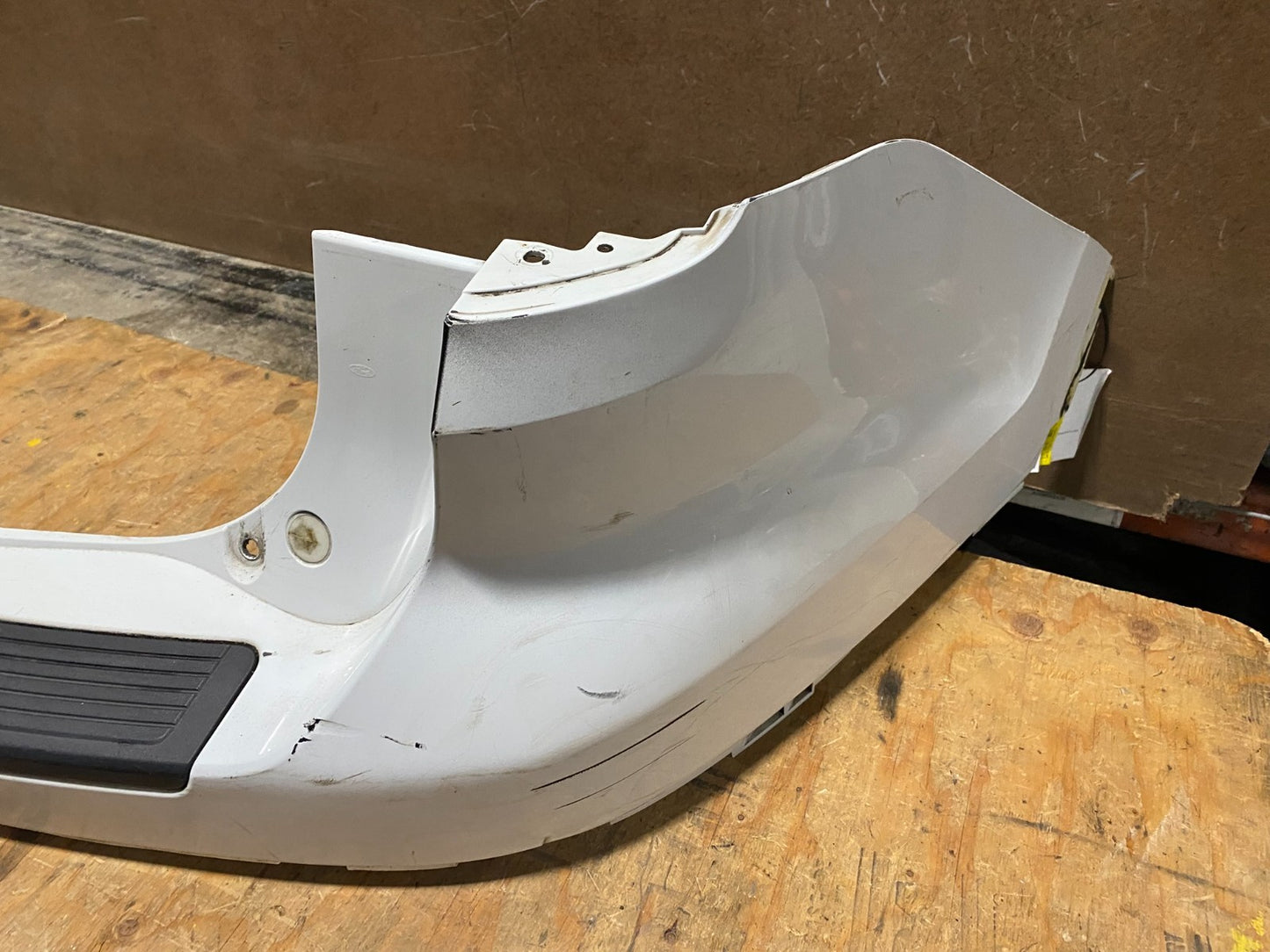 2018 2019 Ford Explorer Police Interceptor Rear Upper Bumper Cover X3512 PS3