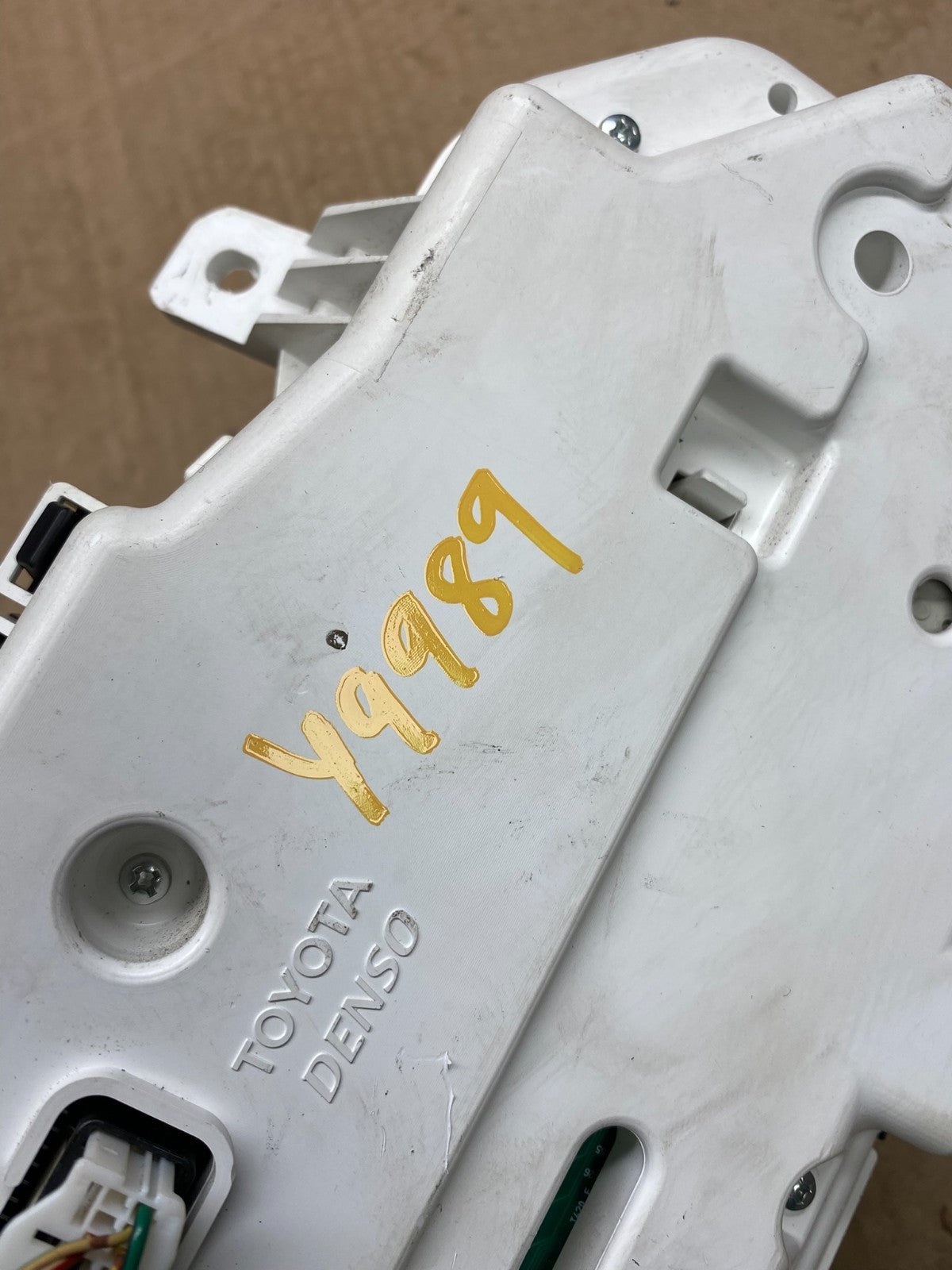 2008 2009 2010 Toyota Sienna Speedometer Cluster Gauge OEM Y9989 DG7