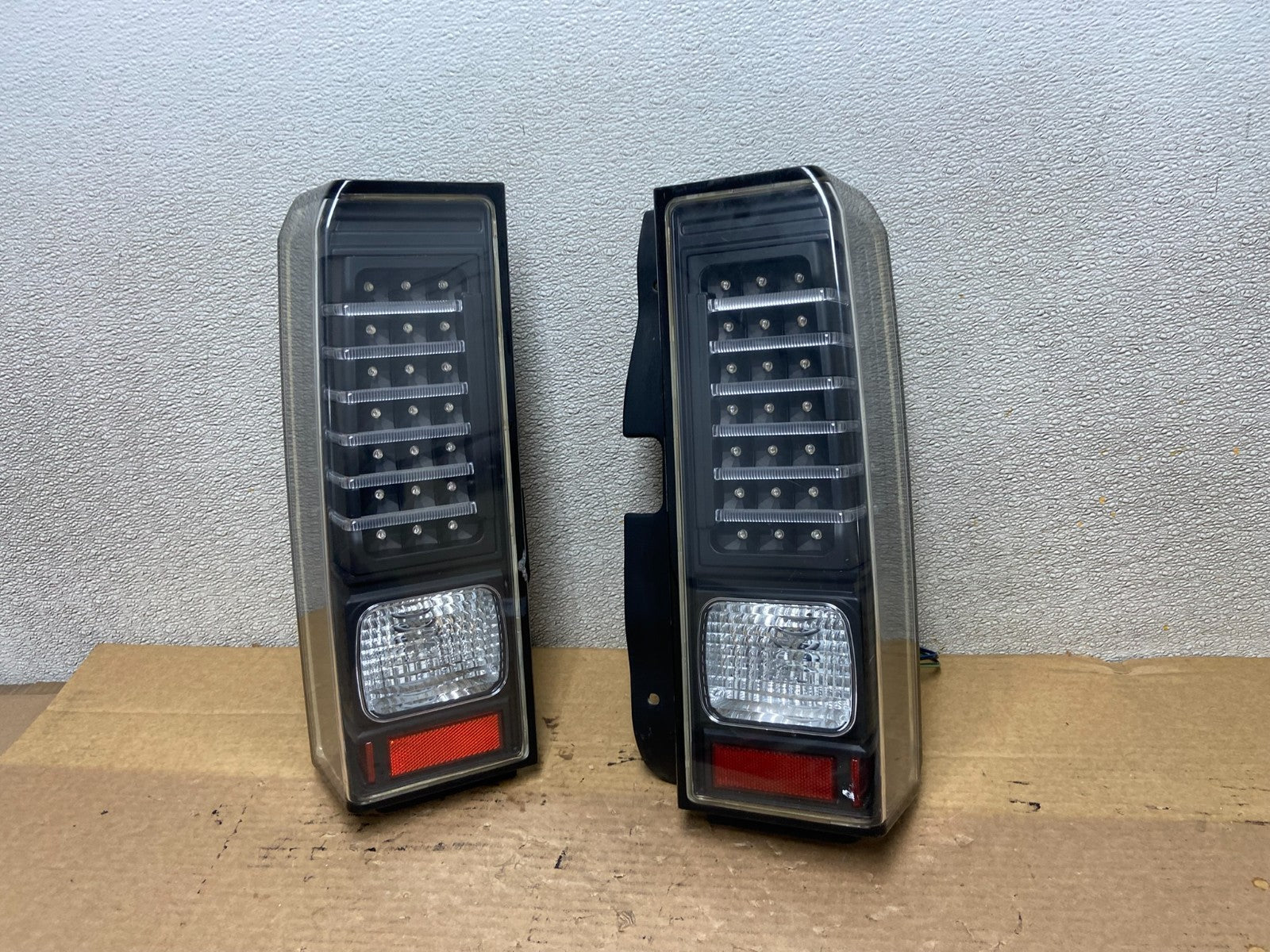 2006 to 2008 Hummer H3 Left+Right Set LED Black Tail Lights AB5245 DG0