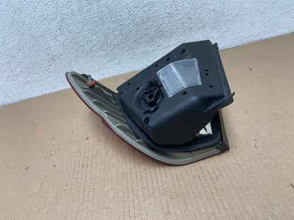 2002 - 2005 BMW 3 E46 Series Left Driver Side Lh Tail Light AF3072 LK5