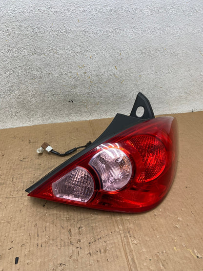 2007 - 2012 Nissan Versa Hatchback Right Passenger Side Tail Light AI5491 LK0