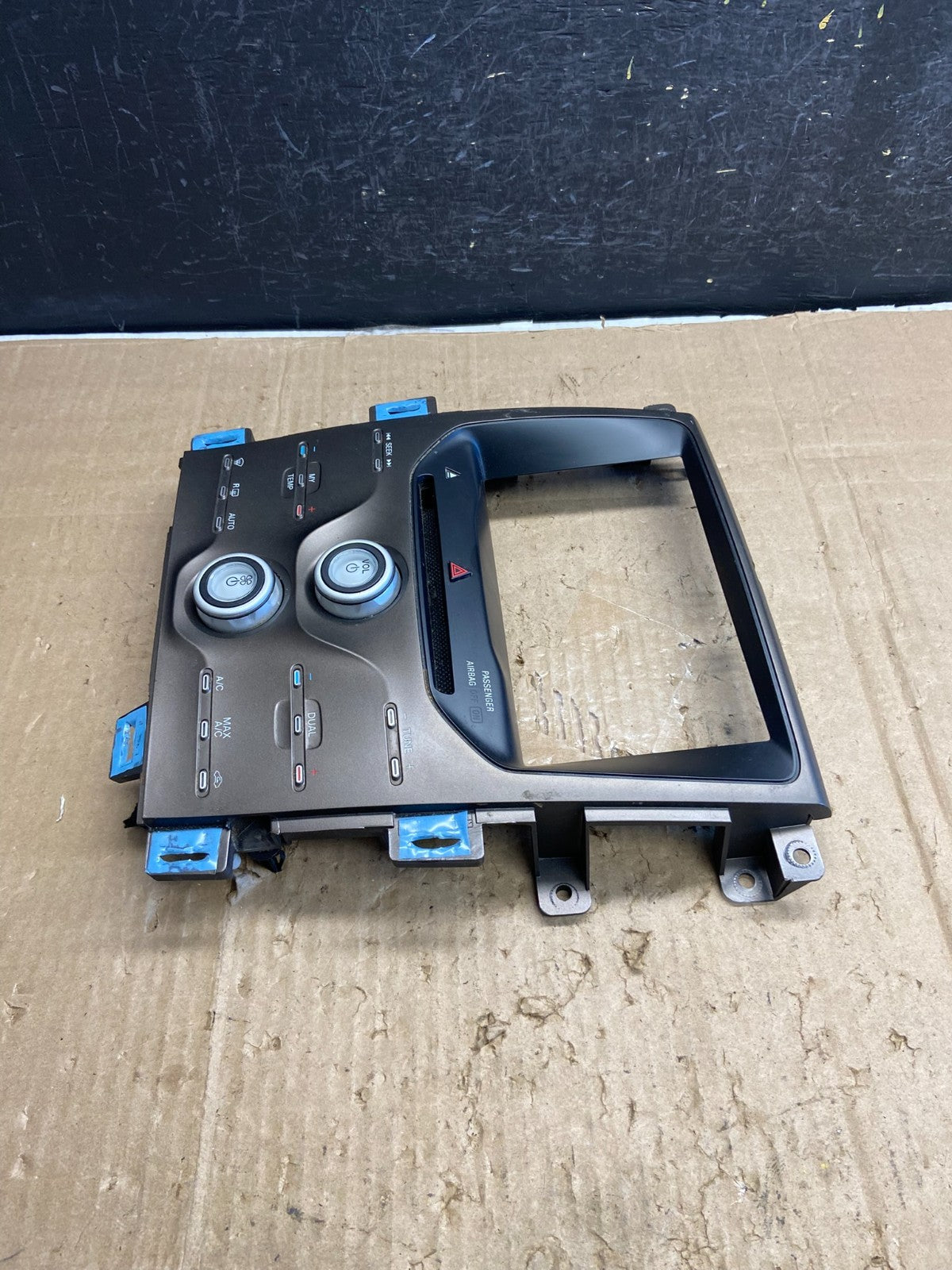 2011-2014 Ford Edge Heater Climate Control Radio CD Control Dash Bezel AE2054 DG2