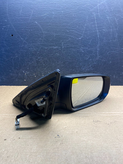 2011 to 2015 Kia Sorento Right Passenger Door Mirror Turn Signal AF8853 DG10