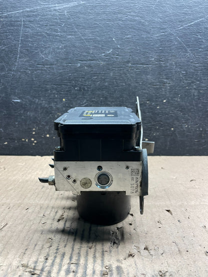 2007 2008 BMW 135i ABS Anti Lock Brake Pump 6784766-01 U9519 DG1