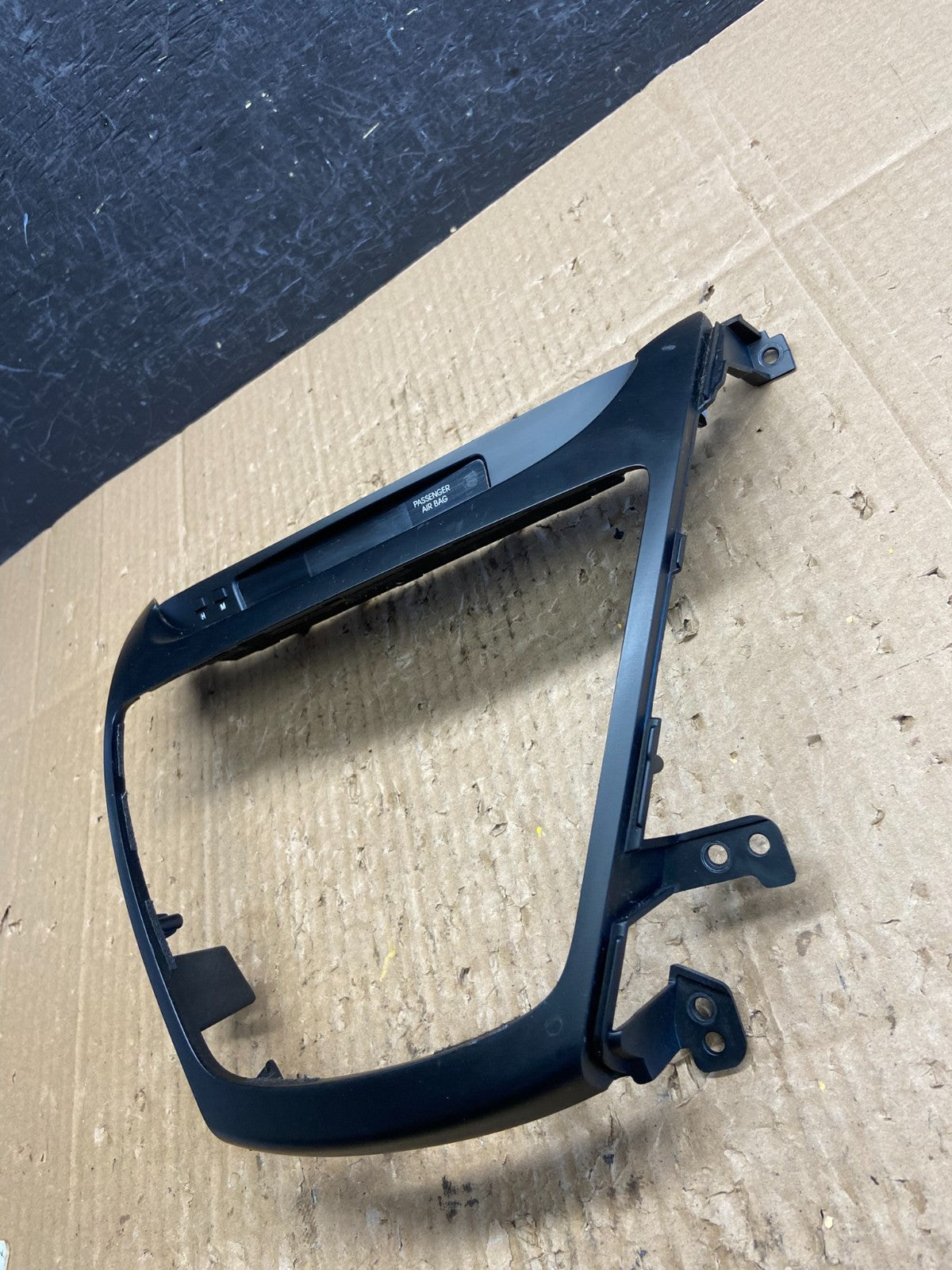 2014-2016 Hyundai Elantra Center Radio Climate Control Air Vent Bezel AD1993 DG1
