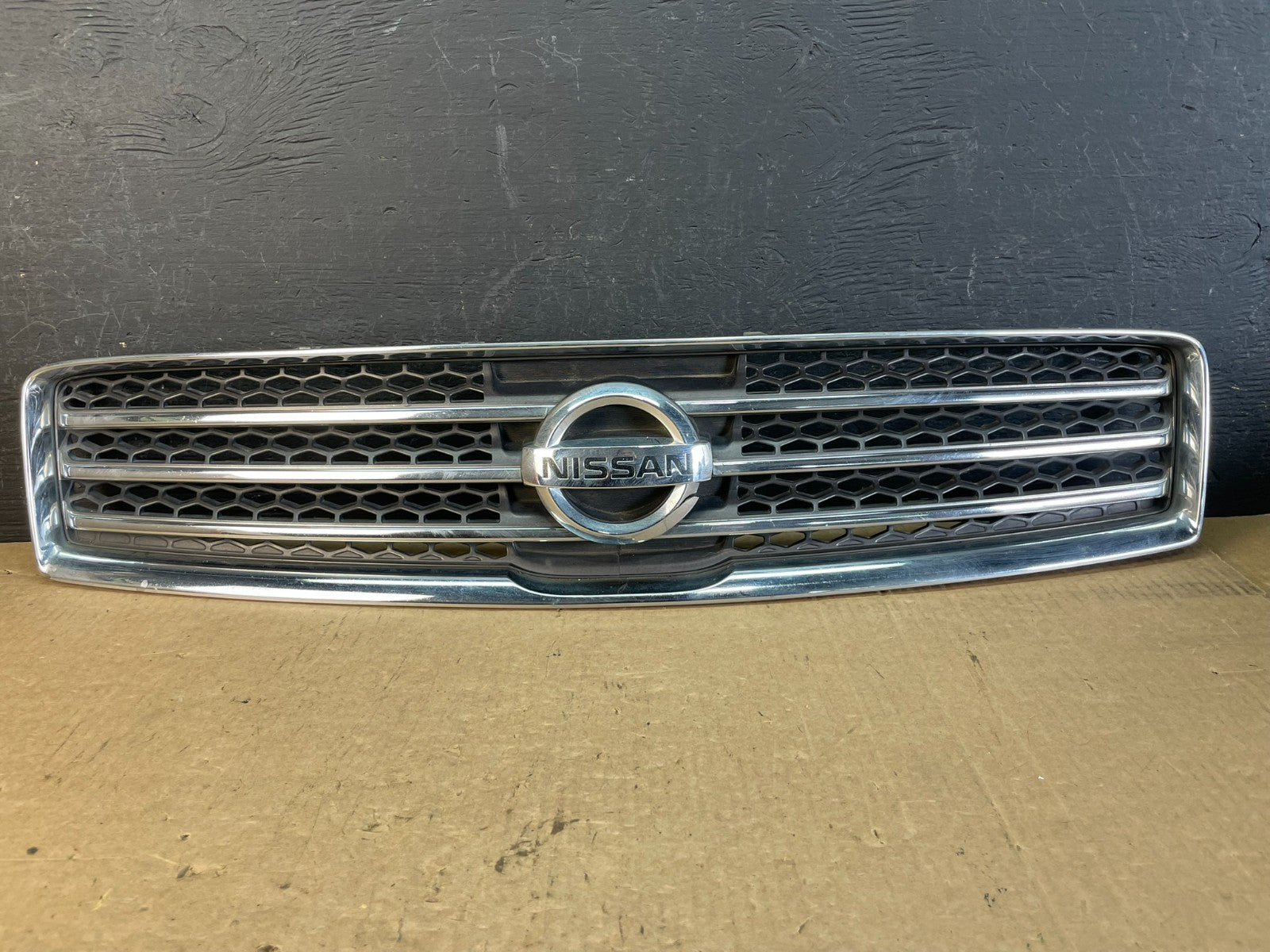 2009 to 2011 Nissan Maxima Front Upper Grill Grille 62070-9N00A AD5511 DG0