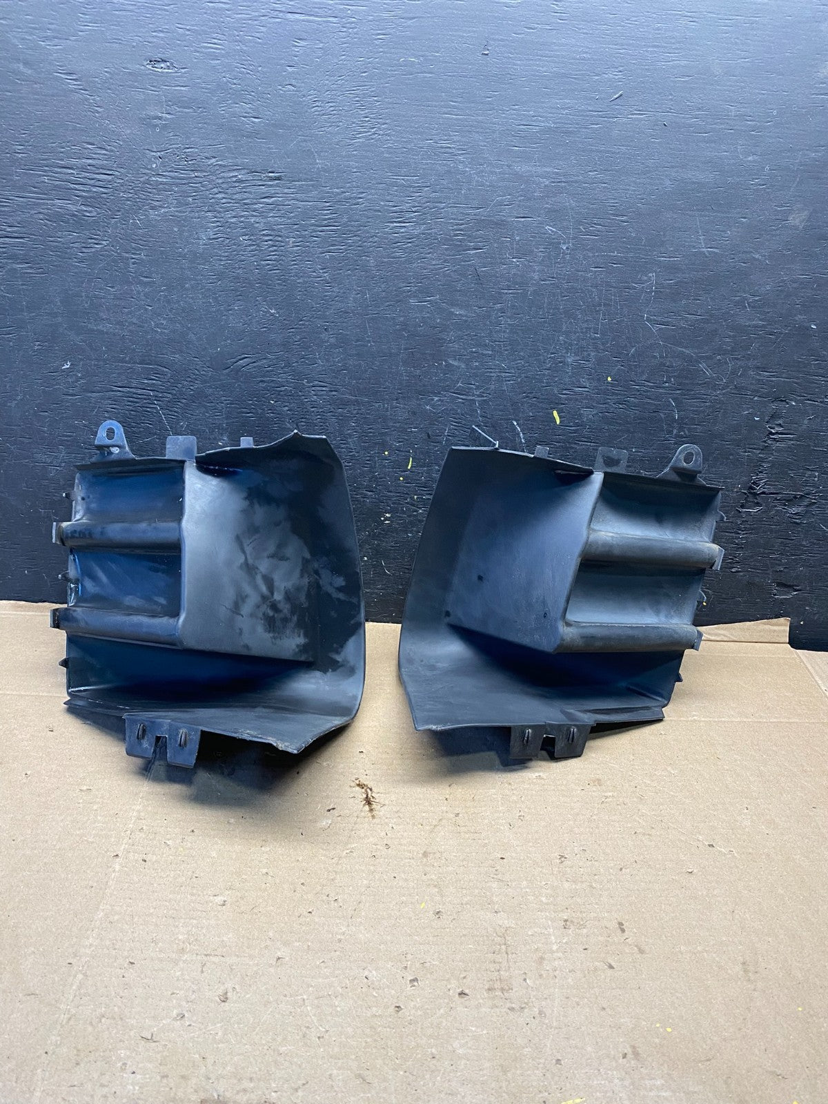 2003 - 2010 Porsche Cayenne Left+Right Set Air Inatke Filter Box OEM R2569 DG0
