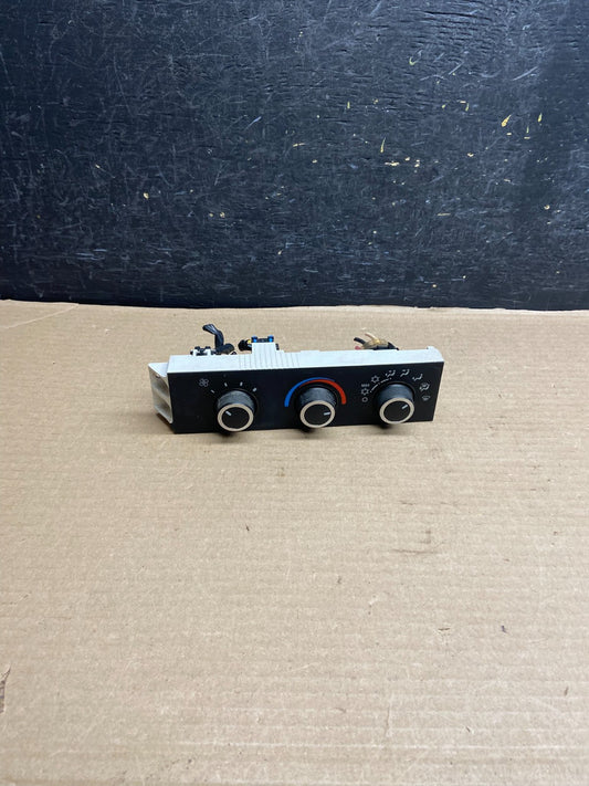 2008-2010 Chevrolet Express 1500 2500 3500 Climate Control Panel AH1324 DG0