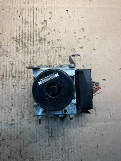 2007 2008 BMW 135i ABS Anti Lock Brake Pump 6784766-01 U9519 DG5