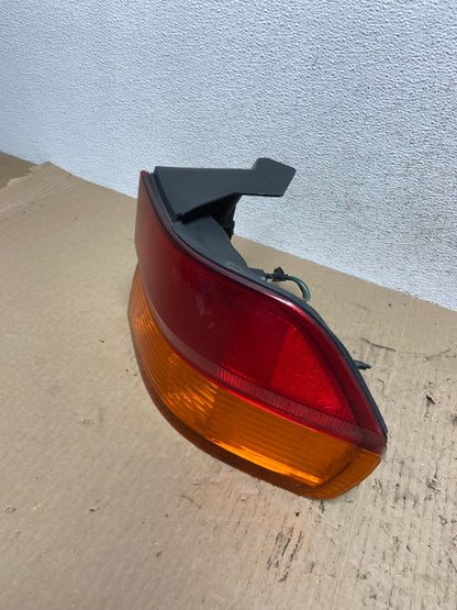 2002 2003 2004 Honda Odyssey Right Passenger Side Tail Light AF5984 LK1