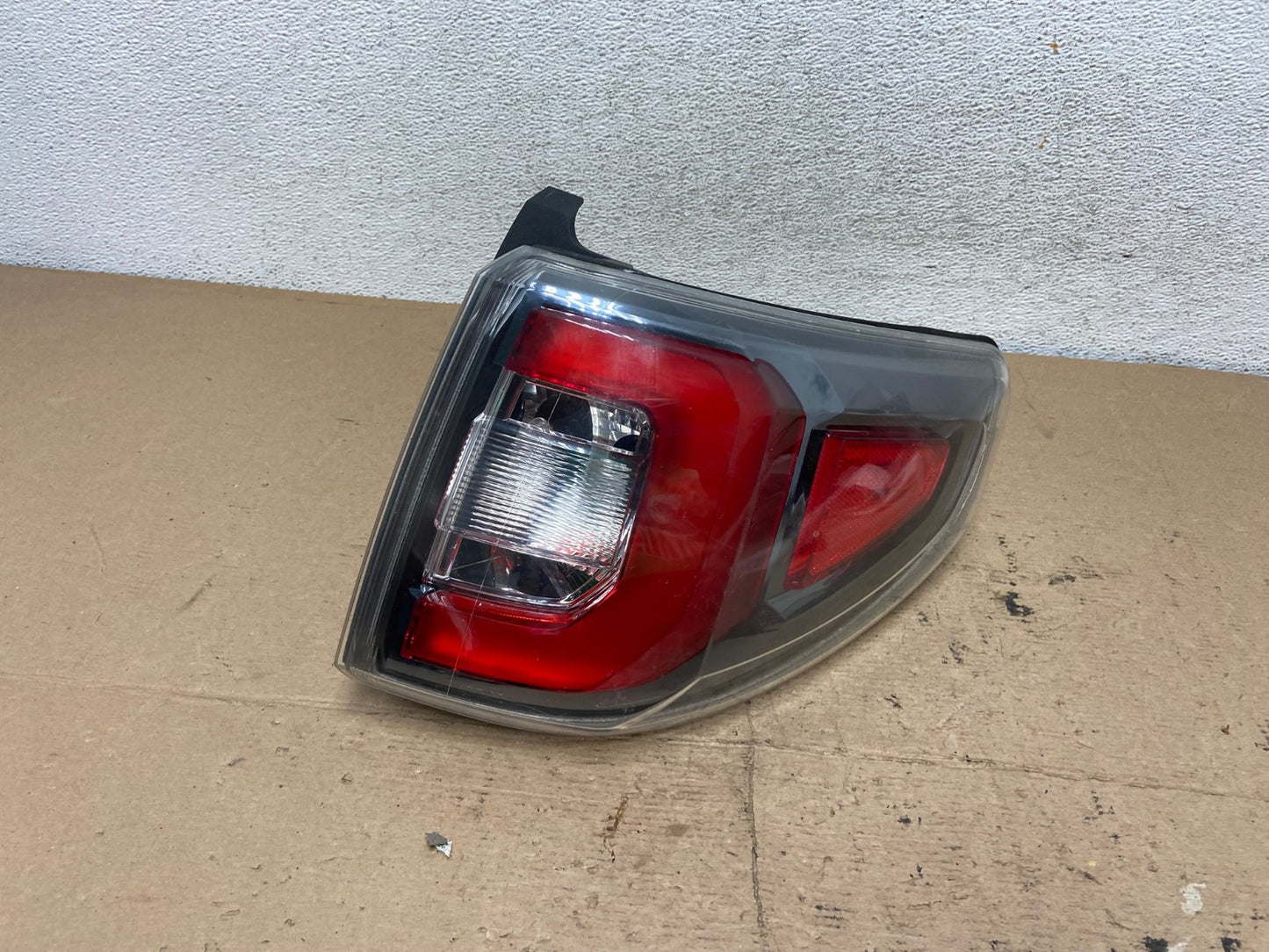 2013 to 2016 GMC Acadia Right Passenger RH Side Tail Light AF5109 LK0