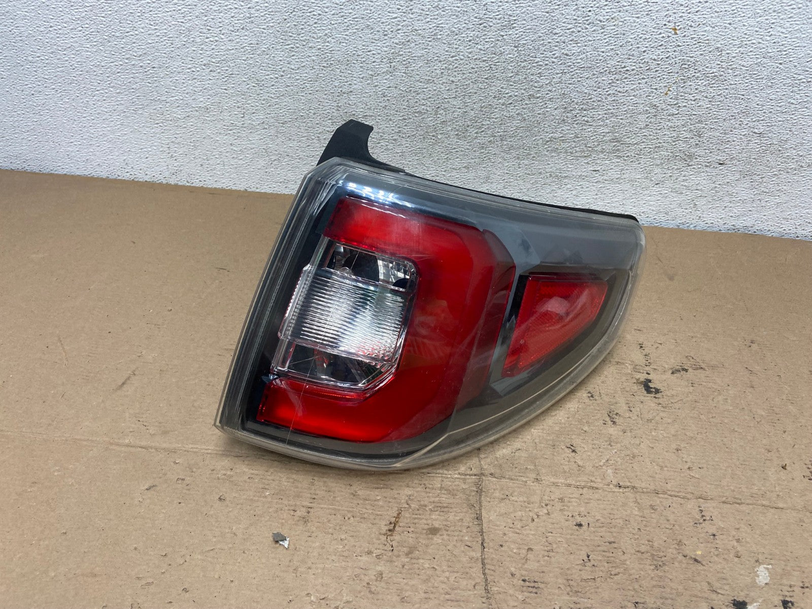 2013 to 2016 GMC Acadia Right Passenger RH Side Tail Light AF5109 LK0