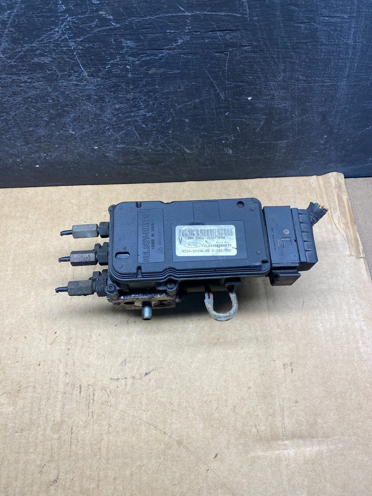 2004 - 2007 Ford E250 E350 Van ABS Anti Lock Brake Pump Module AH7217 DW0