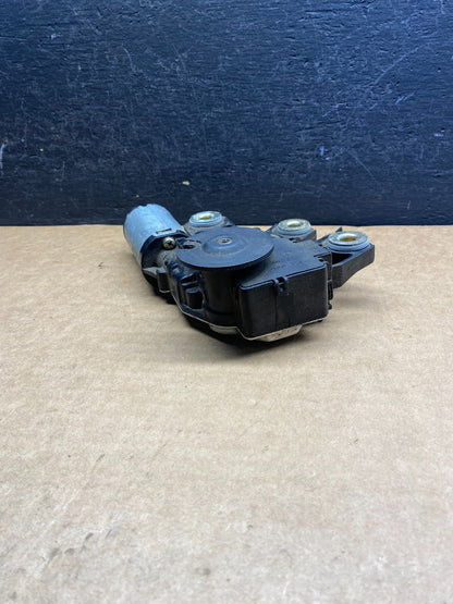 2004 to 2007 Volkswagen Touareg Rear Windshield Wiper Motor ad7503 DG3