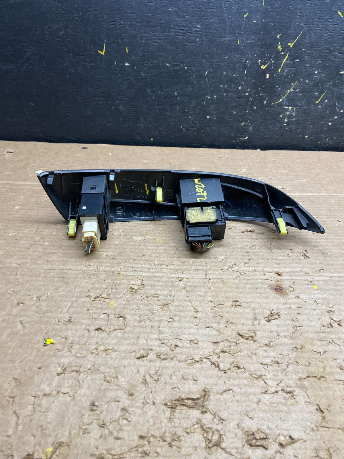 2004 to 2010 Toyota Sienna Left Side Climate Switches Bezel Trim OEM w2072 DG4