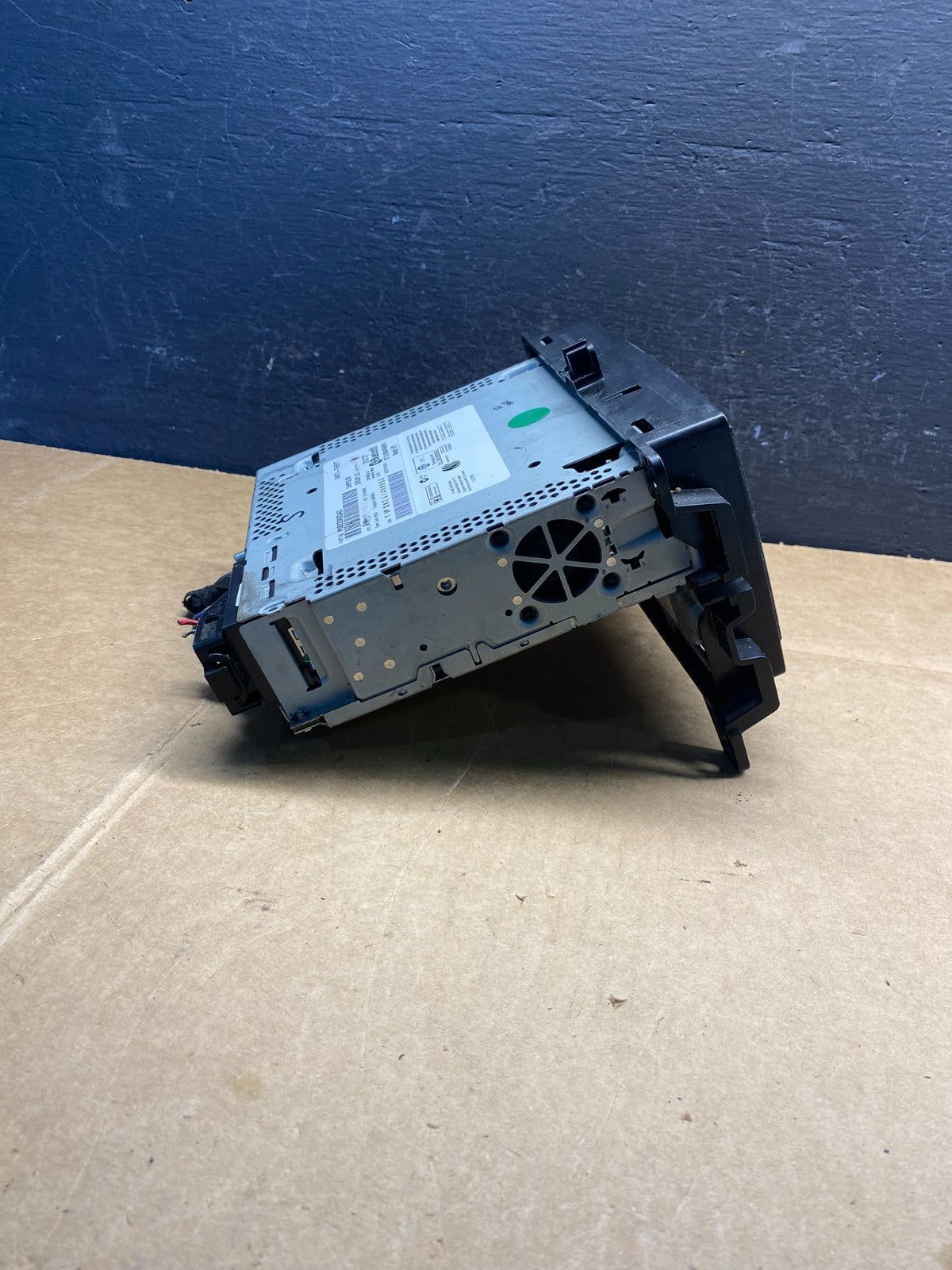 2015 to 2016 Chrysler 200 Radio Receiver Display Screen Player AD3665 DG2