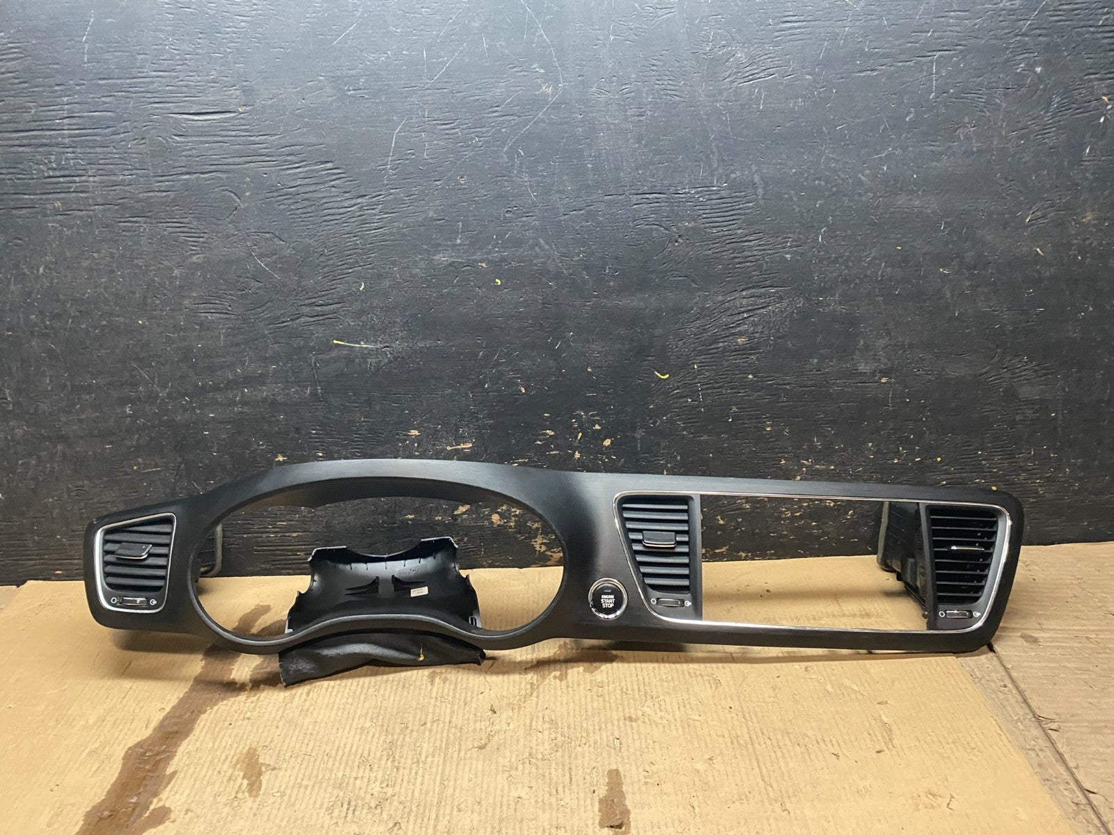 2015 to 2018 Kia Sedona Instrument Cluster Bezel W Vents W/ Start Button X31480